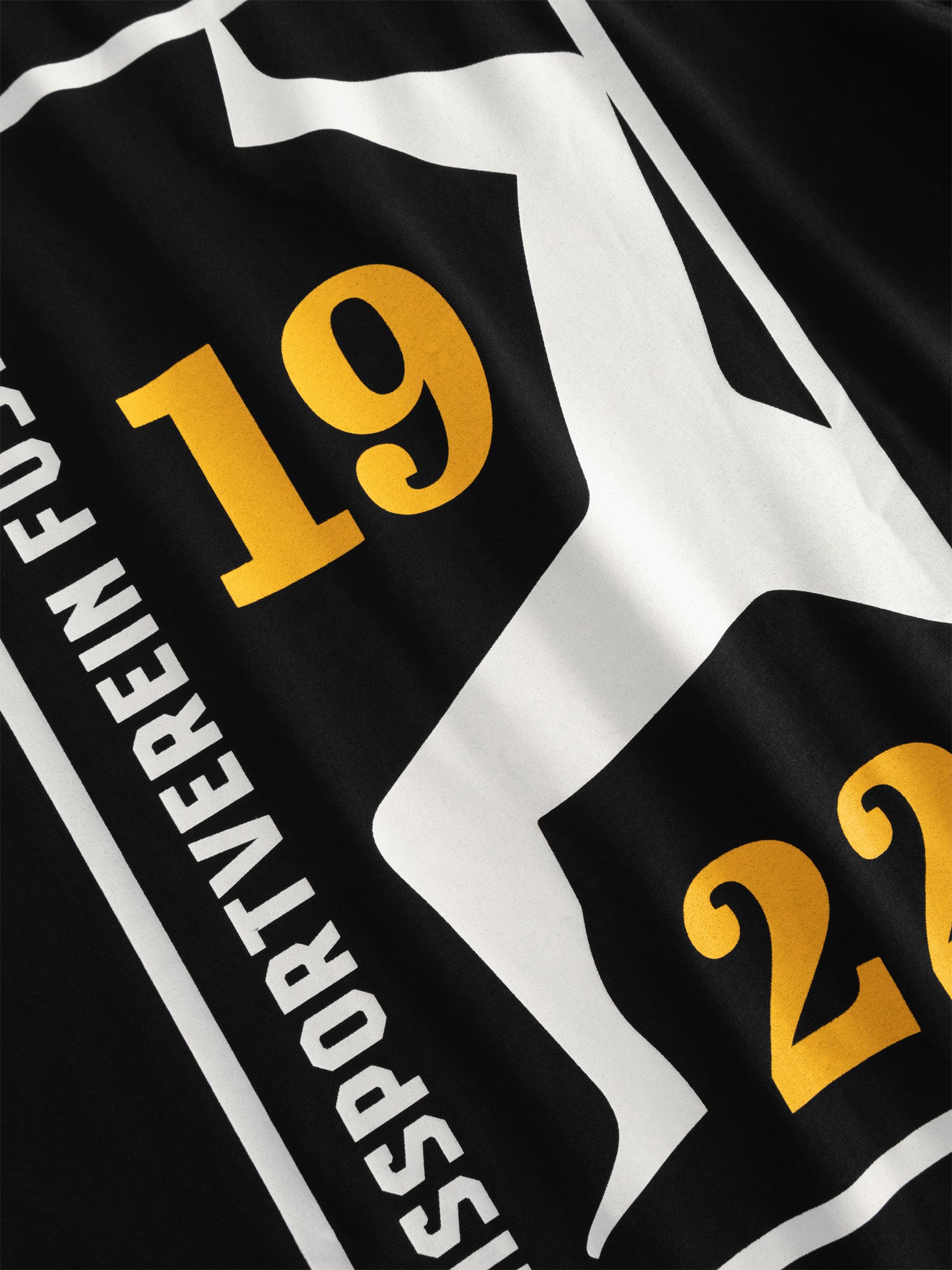 T-Shirt 1922 mit Backprint - schwarz